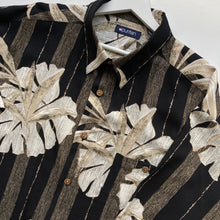 Charger l'image dans la galerie, chemise-hawaienne-homme-noire-et-blanche