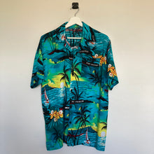 Charger l'image dans la galerie, chemise-hawaienne-homme-soiree-deguisee