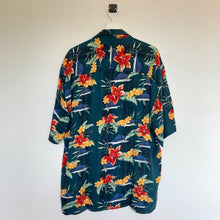 Charger l'image dans la galerie, chemise-hawaienne-homme-vintage-a-fleur