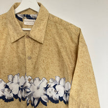 Charger l'image dans la galerie, chemise-hawaienne-homme-vintage-a-fleurs