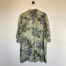 Charger l'image dans la galerie, chemise-hawaienne-homme-vintage-a-fleurs-pierre-cardin