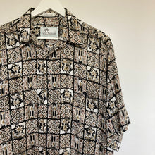 Charger l'image dans la galerie, Chemise hawaïenne vintage à motifs