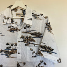 Charger l'image dans la galerie, chemise-hawaienne-homme-vintage-blanche