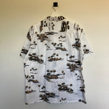 Charger l'image dans la galerie, chemise-hawaienne-homme-vintage-blanche