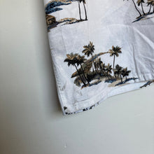 Charger l'image dans la galerie, chemise-hawaienne-homme-vintage-blanche