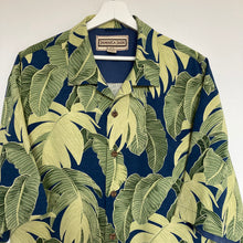Charger l'image dans la galerie, chemise-hawaienne-homme-vintage-en-soie