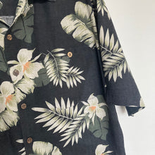 Charger l'image dans la galerie, chemise-hawaienne-homme-vintage-noir