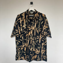 Charger l'image dans la galerie, chemise-hawaienne-homme-vintage-noire