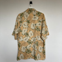 Charger l'image dans la galerie, chemise-hawaienne-homme-vintage-soie
