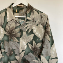 Charger l'image dans la galerie, chemise-hawaienne-vintage-a-fleurs