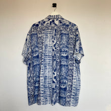 Charger l'image dans la galerie, chemise-hawaienne-vintage-a-motifs-homme-bleue