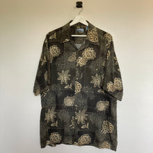 Charger l'image dans la galerie, chemise-hawaienne-vintage-homme-a-motifs