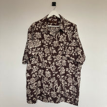 Charger l'image dans la galerie, chemise-hawaienne-vintage-homme-soie-et-lin-motifs-fleurs
