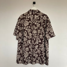 Charger l'image dans la galerie, chemise-hawaienne-vintage-homme-soie-et-lin-motifs-fleurs