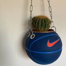 Charger l'image dans la galerie, deco-basket-ballon-de-basketball-planter-nike