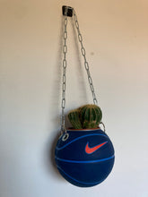 Charger l'image dans la galerie, deco-basket-ballon-de-basketball-planter-nike