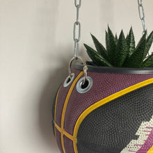 Charger l'image dans la galerie, deco-basketball-plante-ballon-de-basket-recycle-lakers-nba
