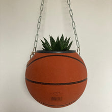 Charger l'image dans la galerie, deco-basketball-plante-ballon-de-basket-recycle-wilson