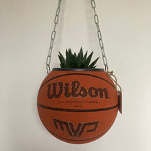 Charger l'image dans la galerie, deco-basketball-plante-ballon-de-basket-recycle-wilson