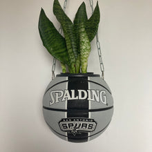 Charger l'image dans la galerie, deco-basketball-plante-ballon-de-basket-spurs-nba