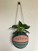 Charger l'image dans la galerie, deco-basketball-vintage-ballon-de-basket-recycle-tarmak