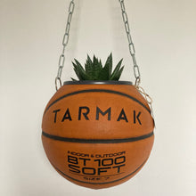 Charger l'image dans la galerie, deco-basketball-vintage-plante-ballon-de-basket-recycle-tarmak