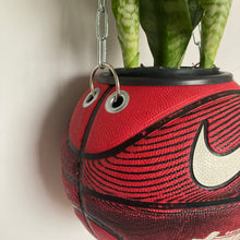 Charger l'image dans la galerie, deco-nike-ballon-de-basket-rouge