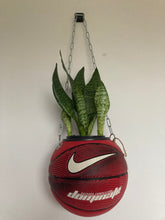 Charger l'image dans la galerie, deco-nike-ballon-de-basket-rouge