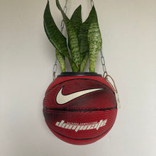Charger l'image dans la galerie, deco-nike-ballon-de-basket-rouge