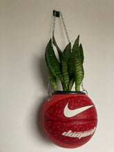 Charger l'image dans la galerie, deco-nike-ballon-de-basket-vase-plante-pot-de-fleur