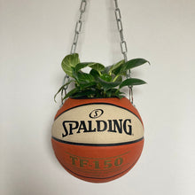 Charger l'image dans la galerie, decoration-ballon-de-basket-spalding-tf-150-transforme-en-pot-de-fleur-basketball-planter