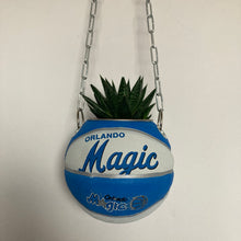 Charger l'image dans la galerie, decoration-ballon-de-basket-transforme-en-pot-de-fleur-magic-basketball-planter