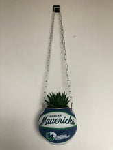 Charger l'image dans la galerie, decoration-ballon-de-basket-transforme-en-pot-de-fleur-mavericks-basketball-planter