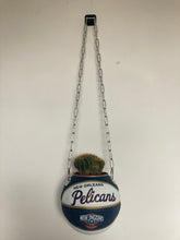 Charger l'image dans la galerie, decoration-ballon-de-basket-transforme-en-pot-de-fleur-pelicans-basketball-planter