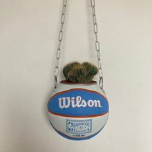 Charger l'image dans la galerie, decoration-ballon-de-basket-transforme-en-pot-de-fleur-clippers-basketball-planter