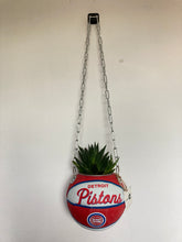 Charger l'image dans la galerie, decoration-ballon-de-basket-transforme-en-pot-de-fleurs-detroit-pistons