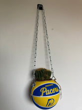 Charger l'image dans la galerie, decoration-ballon-de-basket-transforme-en-pot-de-fleurs-indiana-pacers