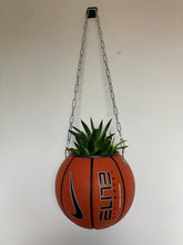 Charger l'image dans la galerie, decoration-basketball-plante-ballon-de-basket-vase-nike-nba