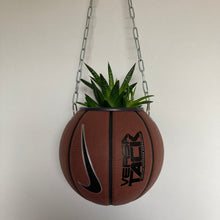 Charger l'image dans la galerie, decoration-basketball-plante-ballon-de-basket-vase-nike