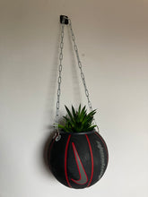 Charger l'image dans la galerie, decoration-basketball-plante-vase-ballon-de-basket-nike-nba
