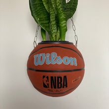 Charger l'image dans la galerie, decoration-basketball-planter-ballon-de-basket-wilson-grizzlies-pot-de-fleurs-original