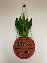 Charger l'image dans la galerie, decoration-basketball-planter-ballon-de-basket-wilson-utah-jazz-pot-de-fleurs-original