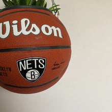 Charger l'image dans la galerie, decoration-basketball-vintage-plante-ballon-de-basket