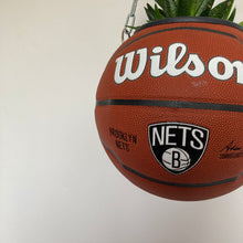 Charger l'image dans la galerie, decoration-basketball-vintage-plante-ballon-de-basket