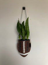 Charger l'image dans la galerie, decoration-nfl-ballon-de-football-us-americain-pot-de-fleurs-basketball-planter