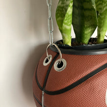 Charger l'image dans la galerie, decoration-plante-ballon-de-basket-pot-de-fleurs-nike