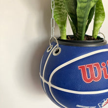 Charger l'image dans la galerie, decoration-plante-ballon-de-basket-wilson-pot-de-fleurs-vase