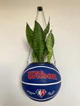 Charger l'image dans la galerie, decoration-plante-ballon-de-basket-wilson-pot-de-fleurs-vase