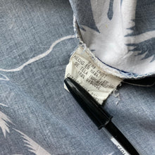 Charger l'image dans la galerie, chemise-hawaienne-vintage-homme-a-fleurs-tori-richard