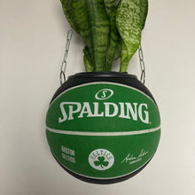 Charger l'image dans la galerie, idee-cadeau-de-noel-basketball-ballon-de-basket-boston-celtics-nba-vase-plante-pot-de-fleur